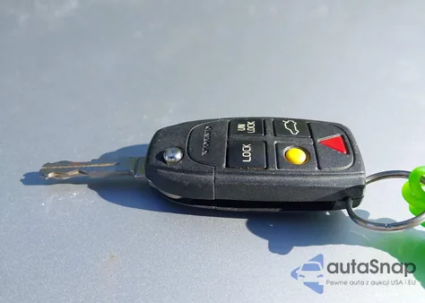 2004 Volvo V70 2.4 z USA, uszkodzony, nr VIN YV1SW64A242445065